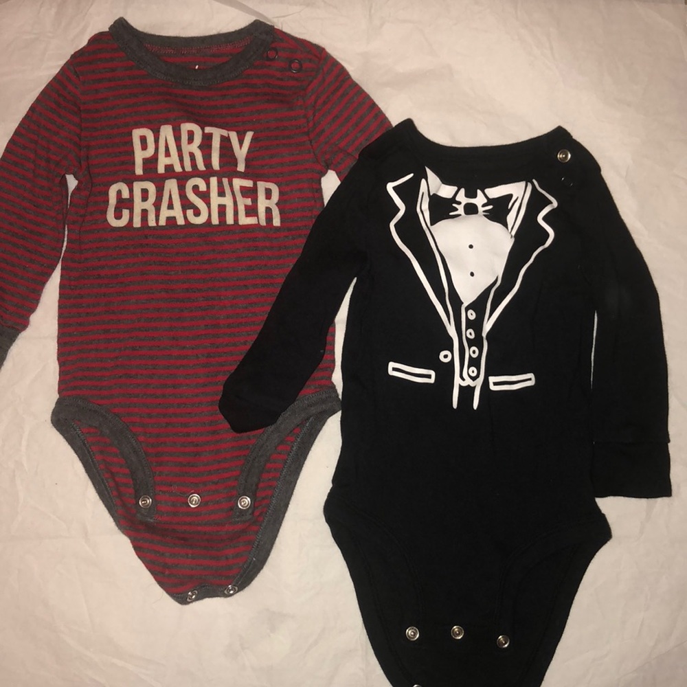 Set of onesies